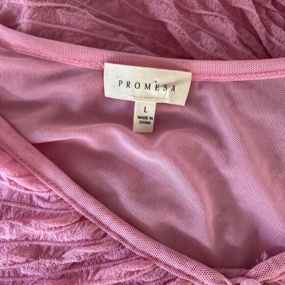 Pink ruched long sleeve V-neck top with buttons down the front - perfect for a f - Picture 3 of 3